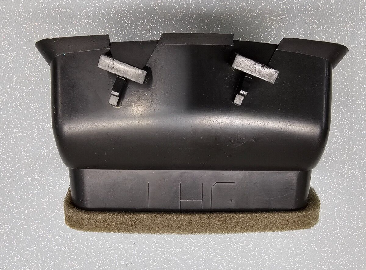 🔥04-07 NISSAN TITAN ARMADA QX56 Right Passenger Dash Center AIR VENT BLACK OEM