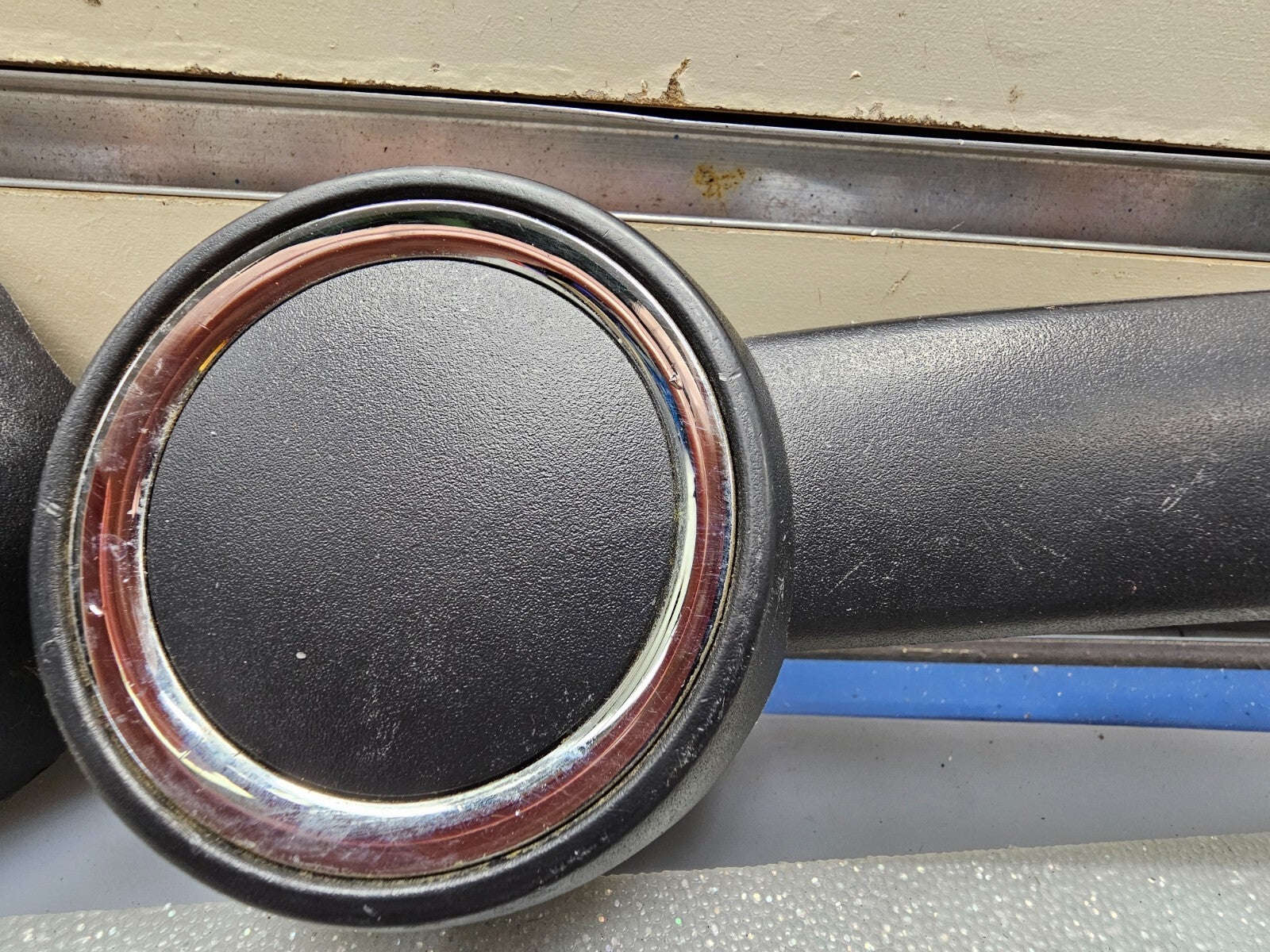 05-10 SCION TC RIGHT LEFT FRONT DOOR PANEL PULL HANDLE Grip COVER TRIM CAP BLACK