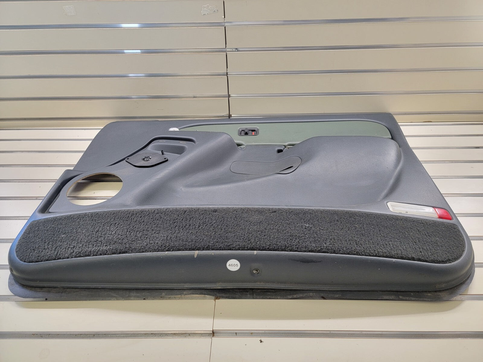 🔥1999-2002 Silverado SIERRA Door Panel Front RIGHT Passenger No Arm Graphite D4