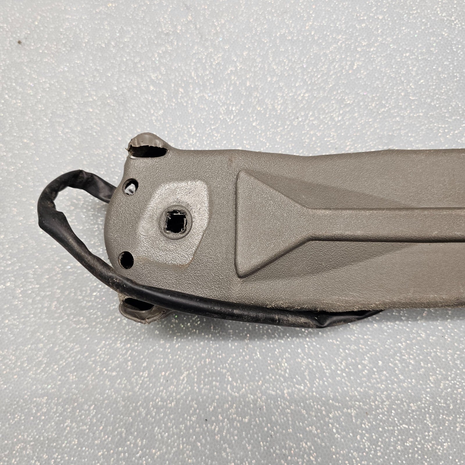 🔥03-10 CHEVY EXPRESS GMC SAVANA RH PASSENGER SEAT BELT BUCKLE LATCH RECEIVER