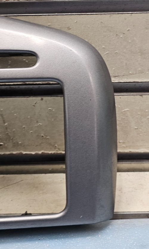 🔥2003-2008 Toyota MATRIX / Pontiac VIBE Center Dash Radio Bezel Trim Silver B26