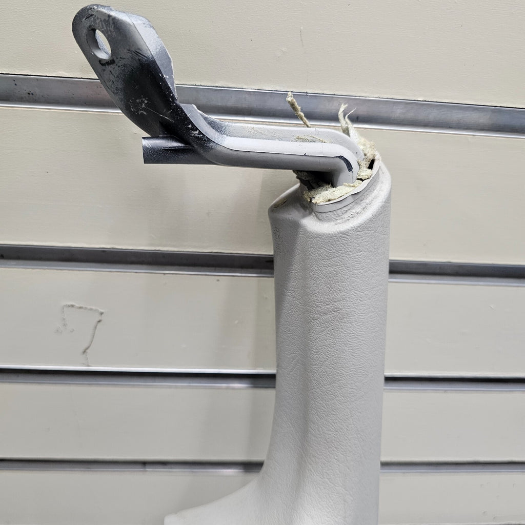 02-09 TRAILBLAZER Door Panel ARMREST Pull Handle RIGHT Passenger Light GRAY H4