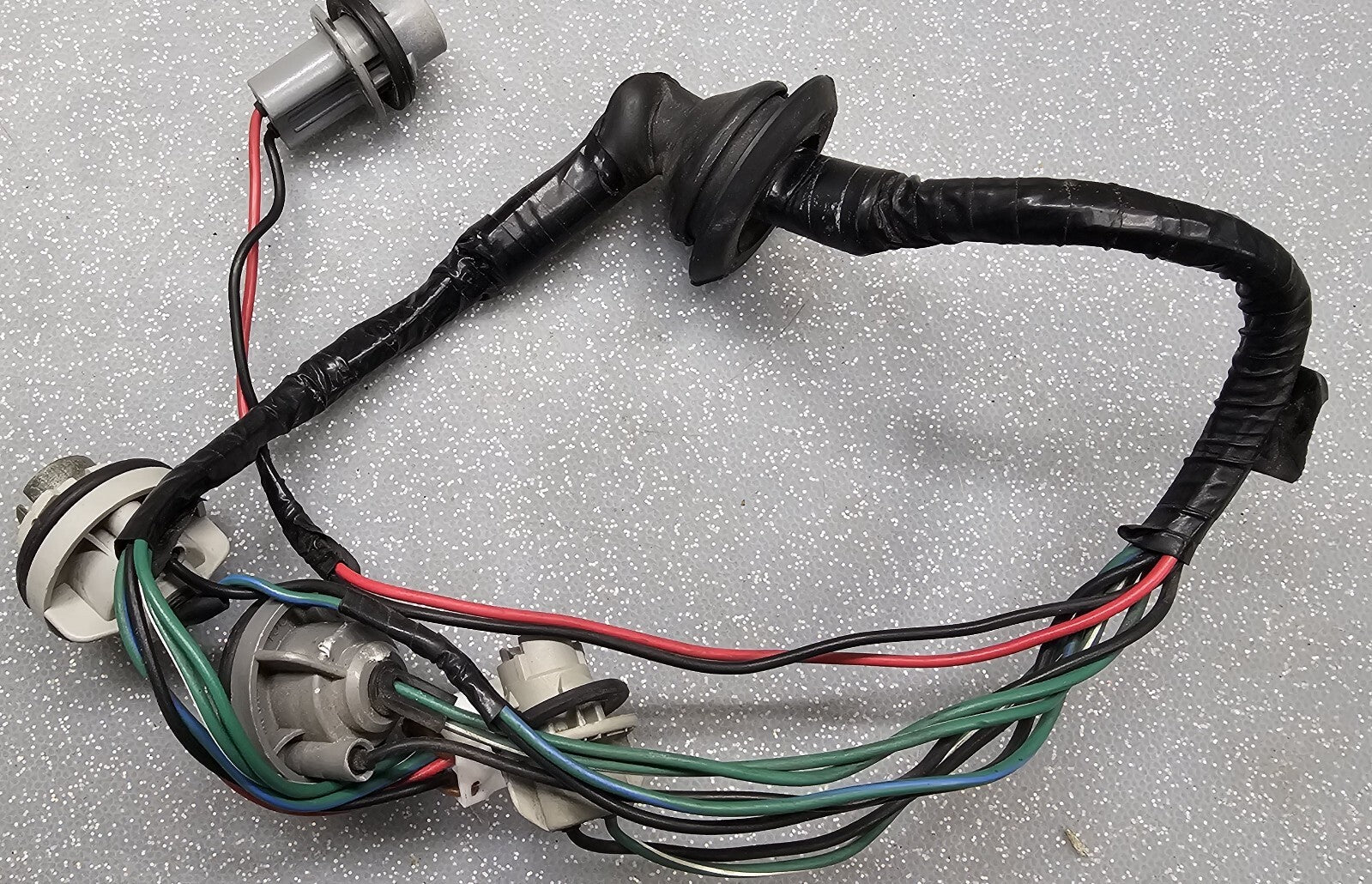04-07 Galant Left Rear Tail Brake Light Wiring Connector Harness Socket Assembly