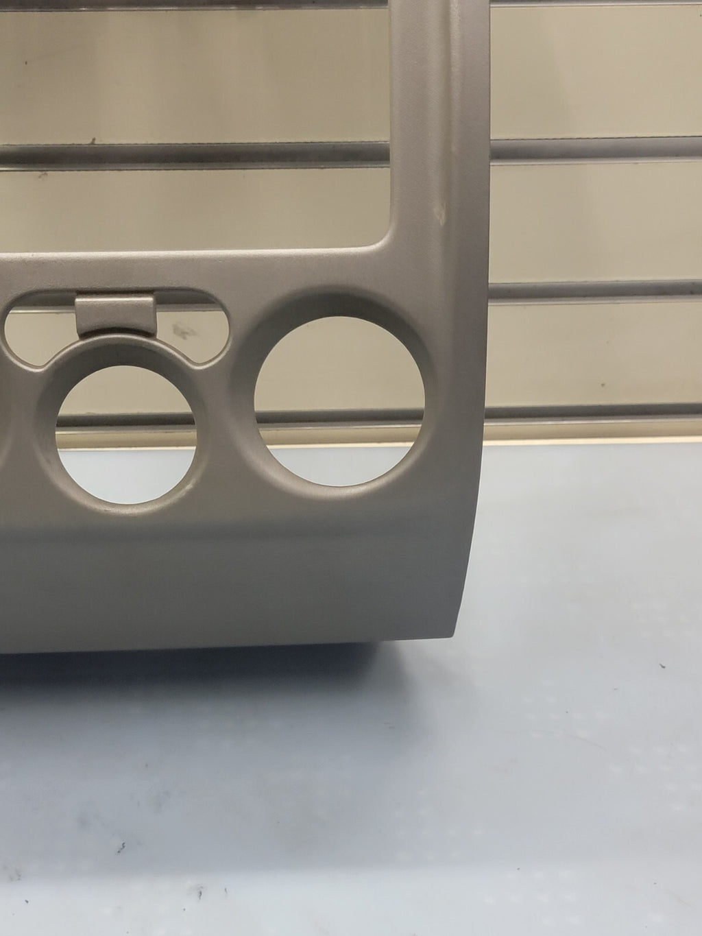 🔥2004-2012 CHEVY COLORADO GMC CANYON CENTER DASH RADIO VENT BEZEL SILVER