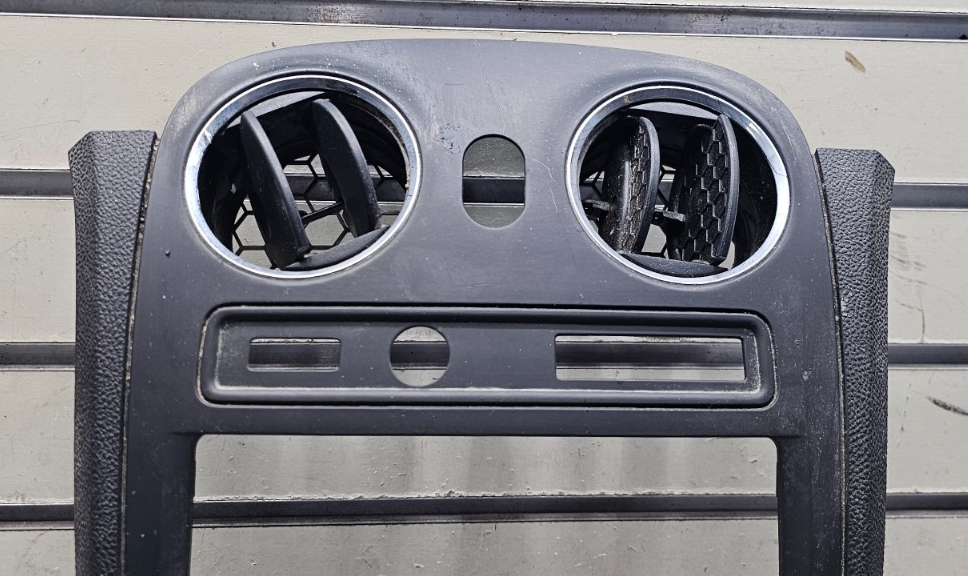 🔥06-11 Chevrolet HHR Center Dash AM FM Radio Trim Panel Stereo Display Gray B37