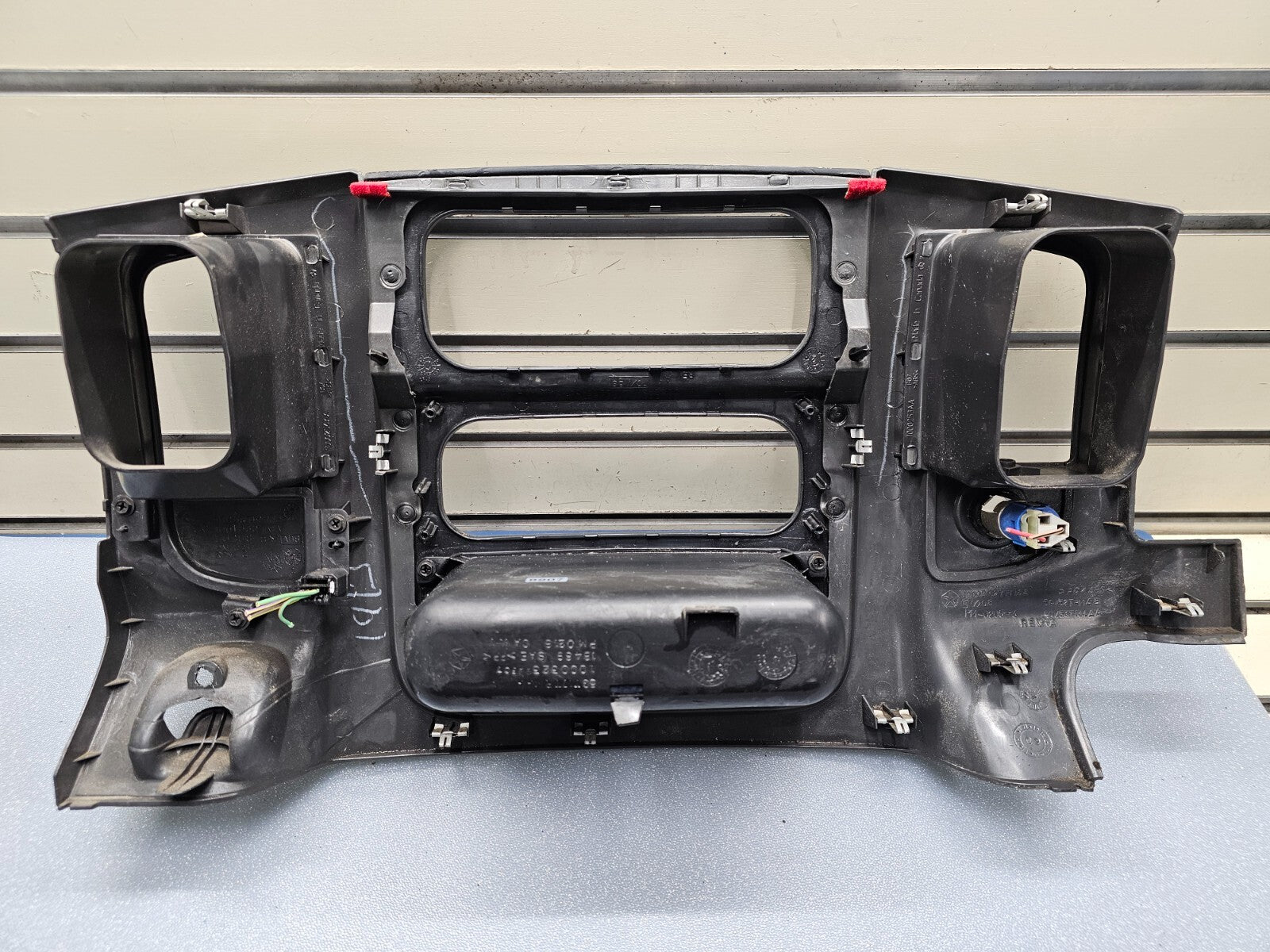 🔥02-05 Dodge RAM Dash RADIO Audio Stereo Bezel Climate Trim Panel Black B10
