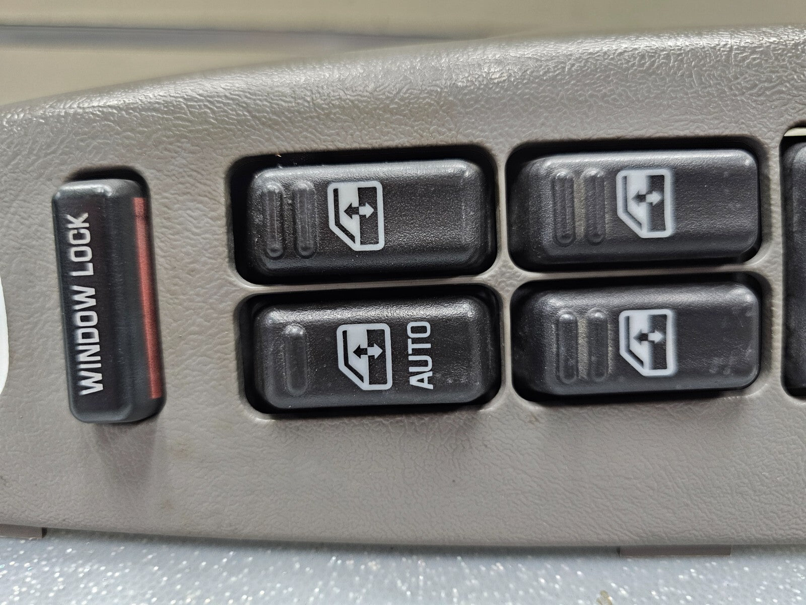 🔥99-02 Tahoe Suburban Yukon Left Driver Master Power Window Switch Assembly TAN