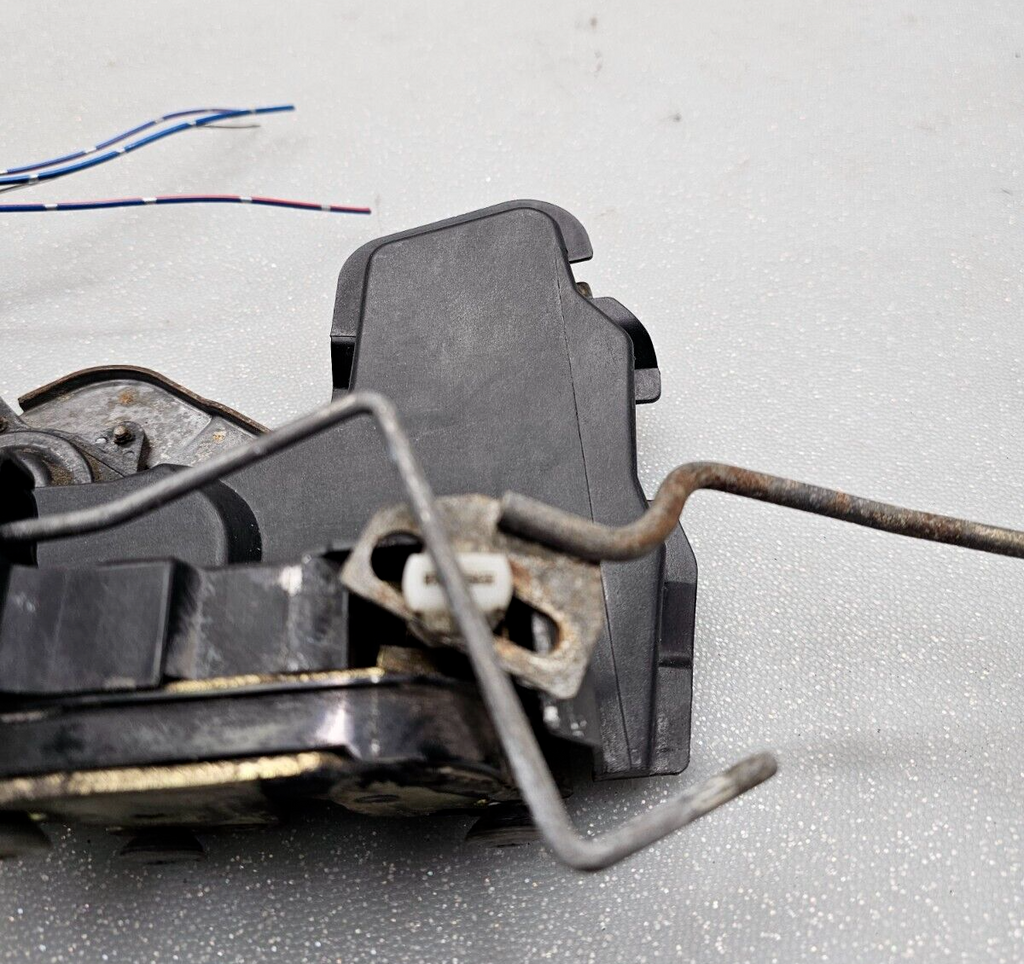 🔥97-01 Toyota Camry Front Left Driver Power Door Lock Actuator Latch Assembly