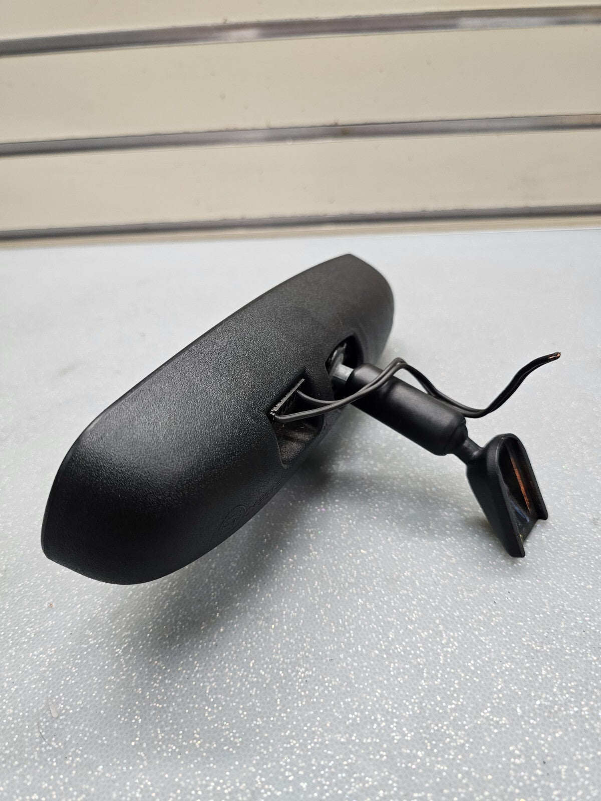 03-08 TOYOTA COROLLA/ PONTIAC VIBE REAR VIEW MIRROR OEM/TC