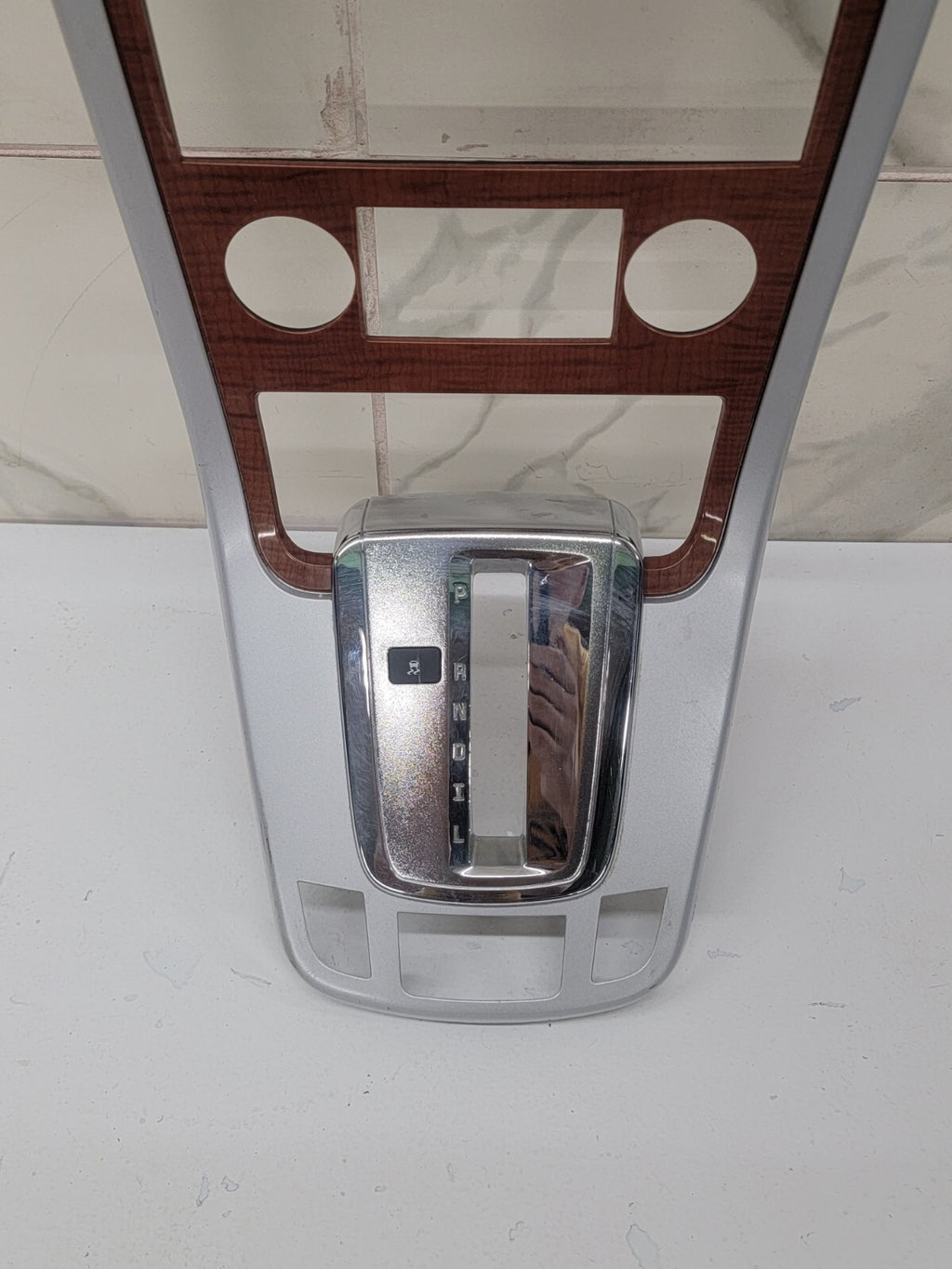 07-09 Chevrolet Equinox Center Dash Radio Climate Bezel Surround Trim silver