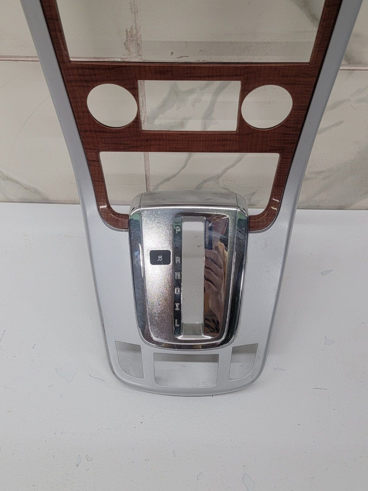 07-09 Chevrolet Equinox Center Dash Radio Climate Bezel Surround Trim silver