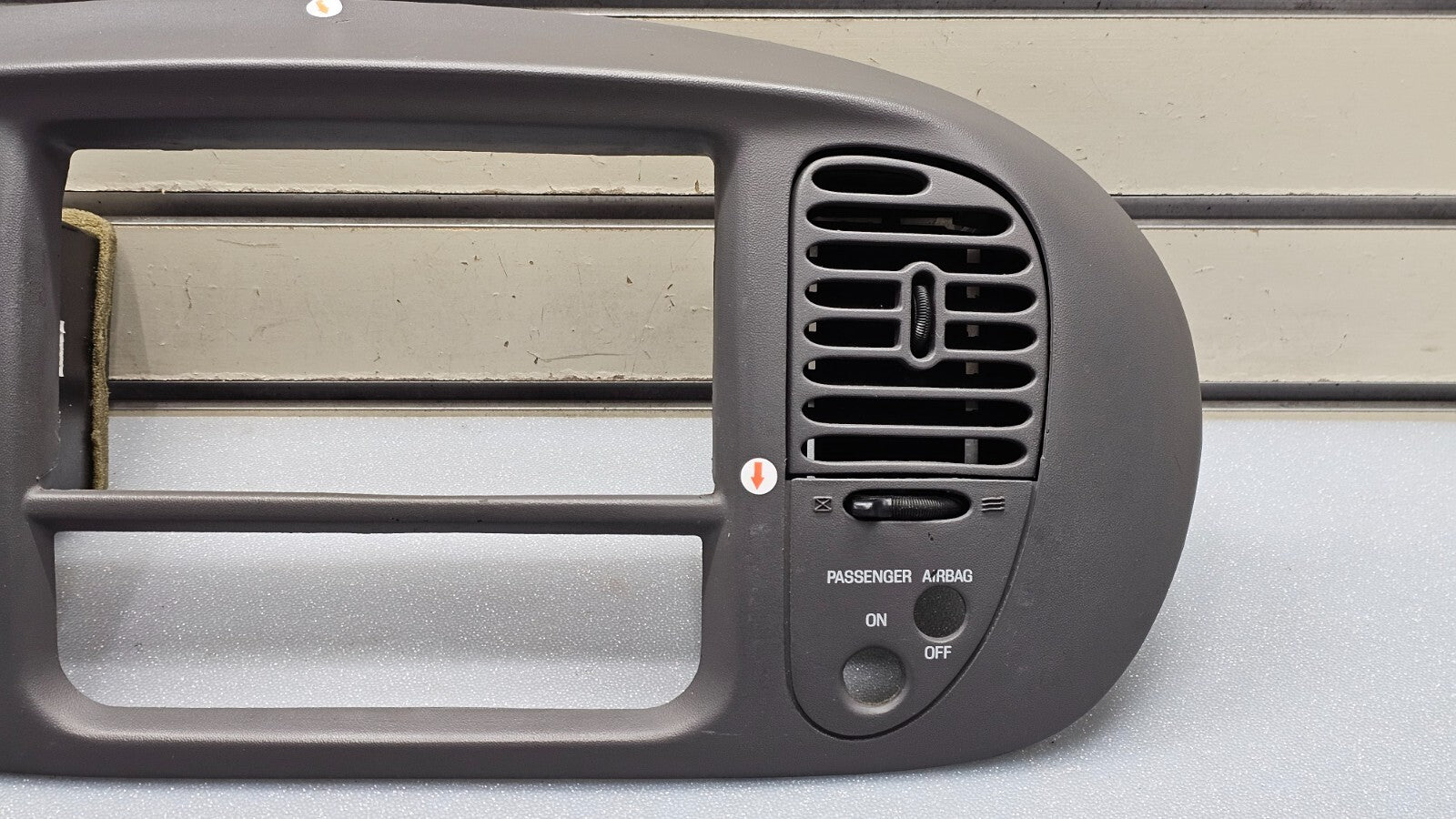🔥97-03 Ford F150 Center Dash AM FM Radio Climate Trim Stereo BEZEL Panel Gray