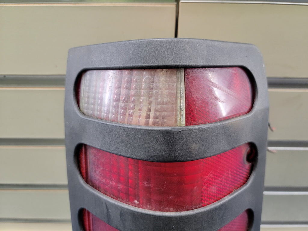 🔥1992-1997 Ford F-150 F-250 Bronco Rear left Driver Side Tail Brake Light OEM