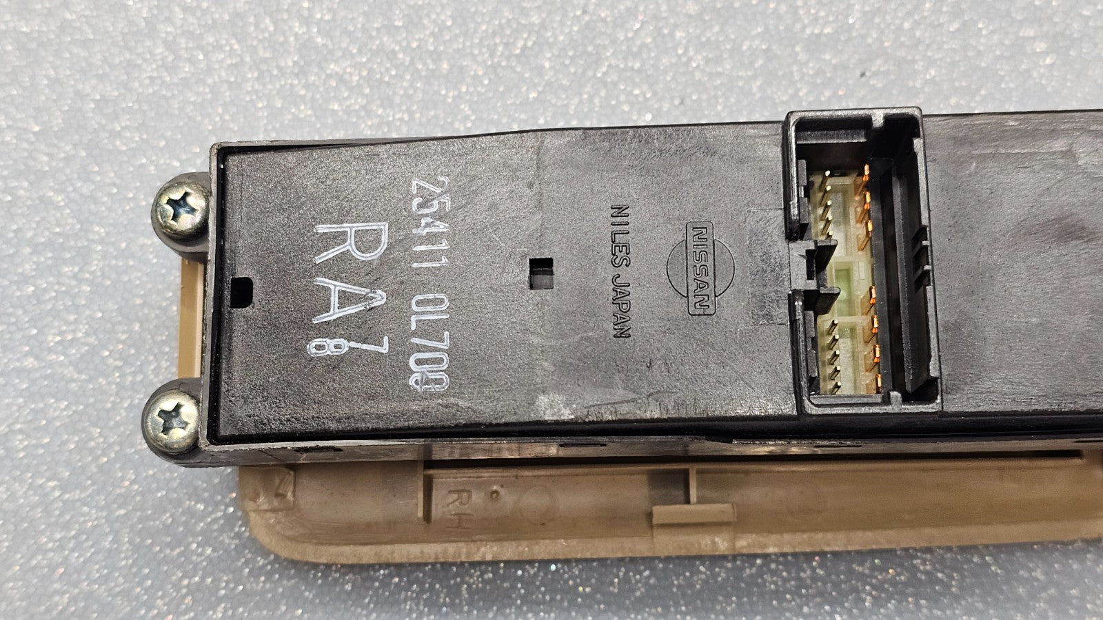🔥95-99 Maxima Infiniti I30 Front Right Passenger Power Window Door Switch Tan