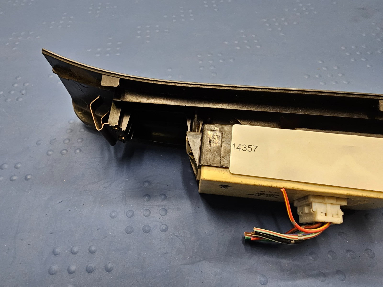 01-04 Isuzu Rodeo FRONT Right Passenger Power Window Lock Switch Assembly Black