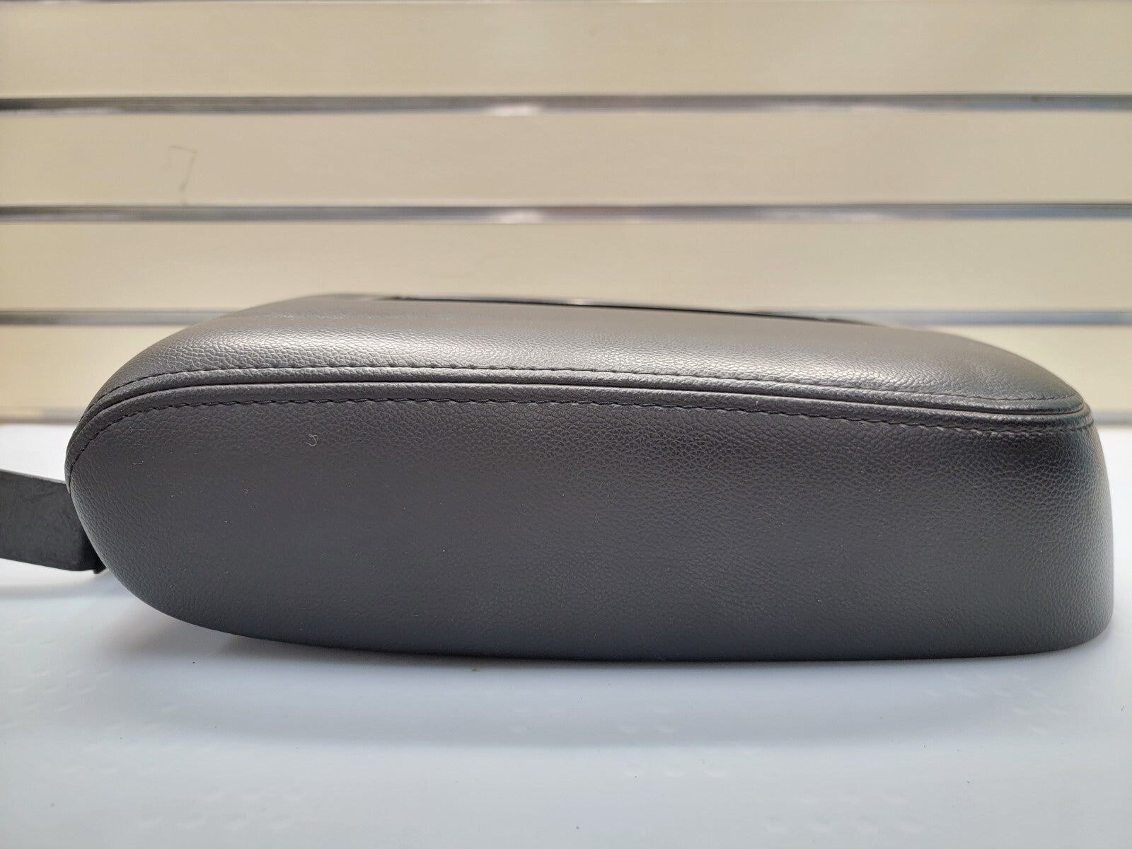 🔥07-13 Chevy Tahoe, Suburban, Yukon Leather Console Lid Armrest Cover BLACK JS5