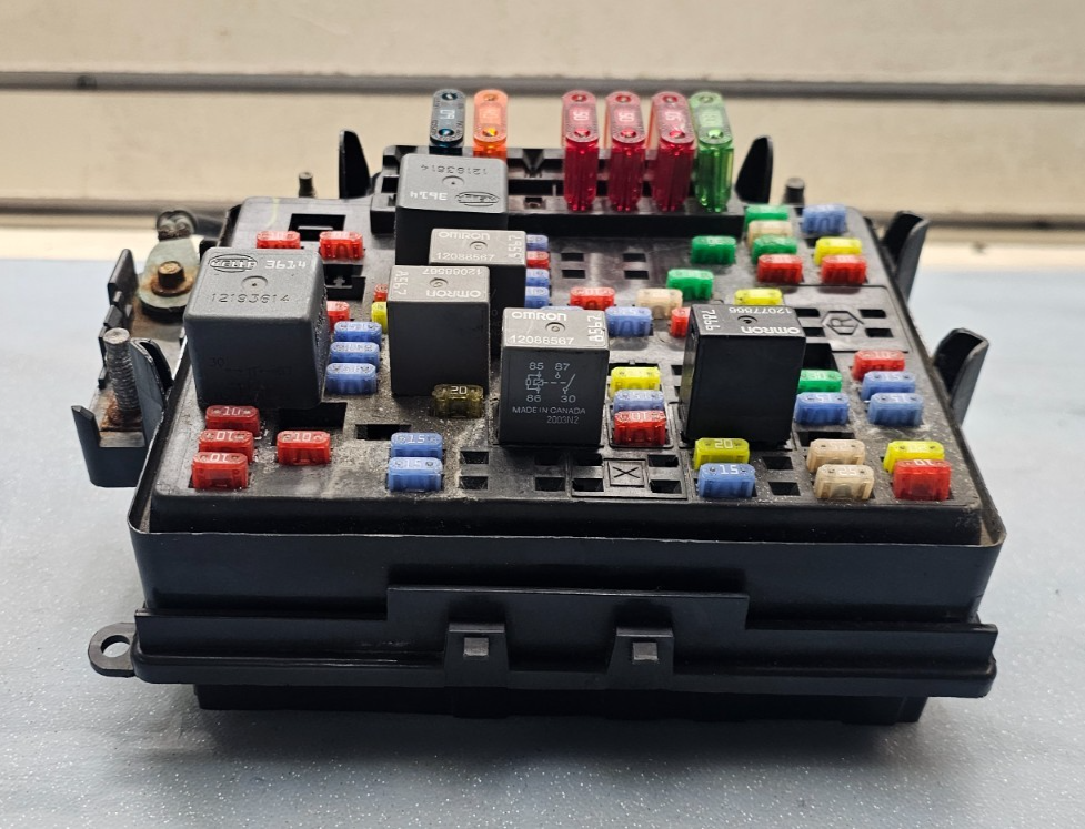 🔥99-02 Silverado Sierra Fuse Box Relay Junction Engine Integrated Power Module