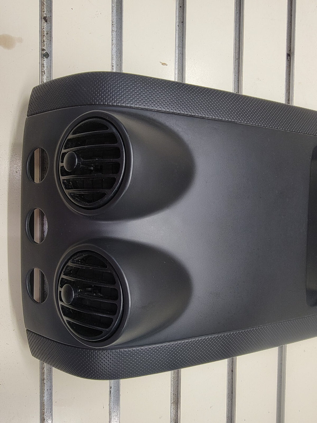 04-08 Chevrolet Aveo Hatchback Dashboard Top Center Air Vents Clock Bezel Black