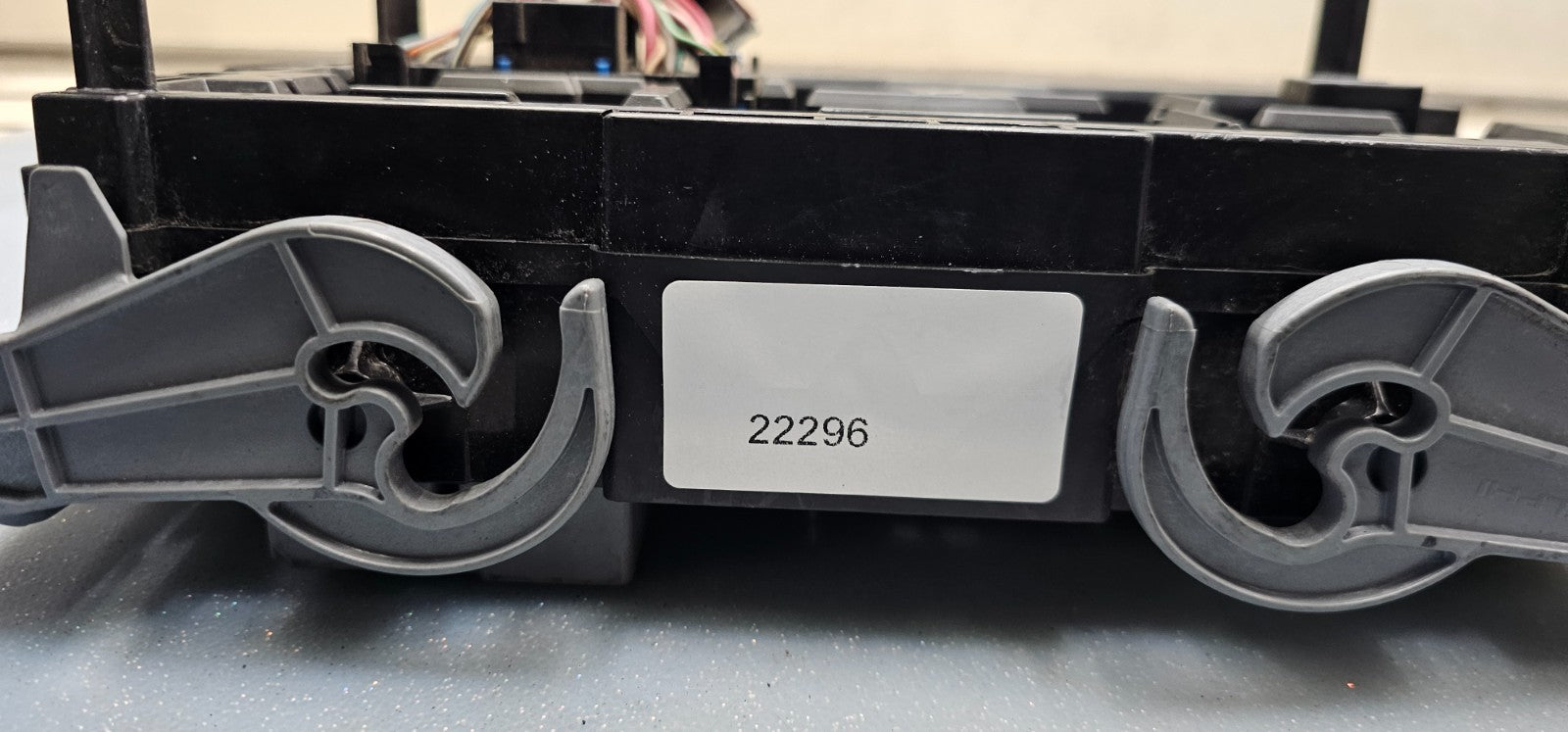 07-09 Suburban Yukon Engine Fuse Box Relay Body Control Module Integrated Power
