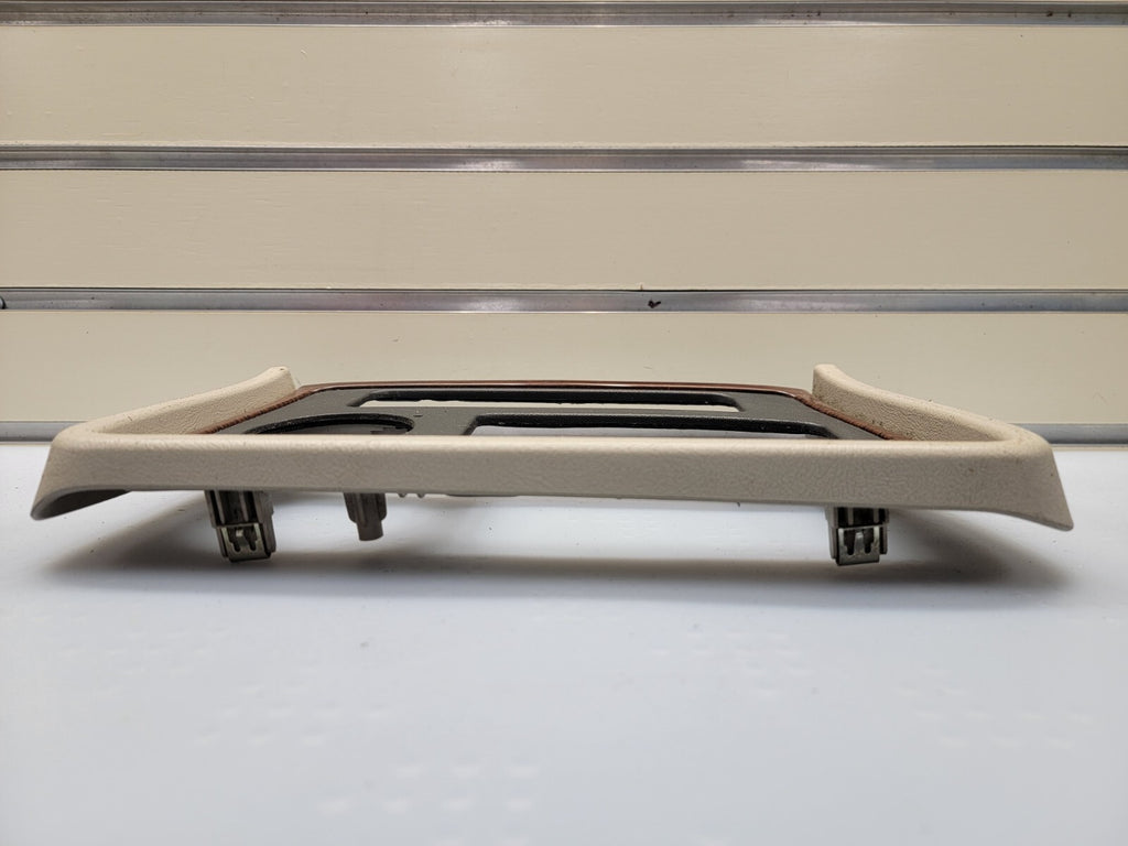 02-06 Cadillac Escalade Radio Dash Trim Bezel with Clock 15072628 gray/woodgrain