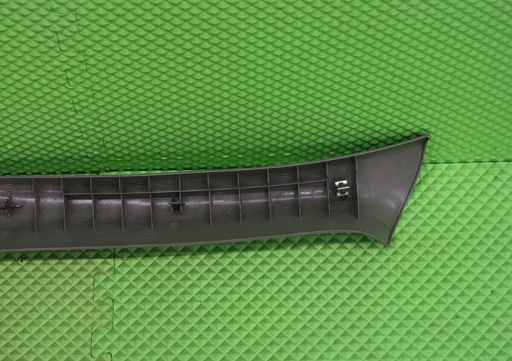 🔥02-09 CHEVY TRAILBLAZER PASSENGER PILLAR TRIM PANEL ASSEMBLY OEM DARK GRAY