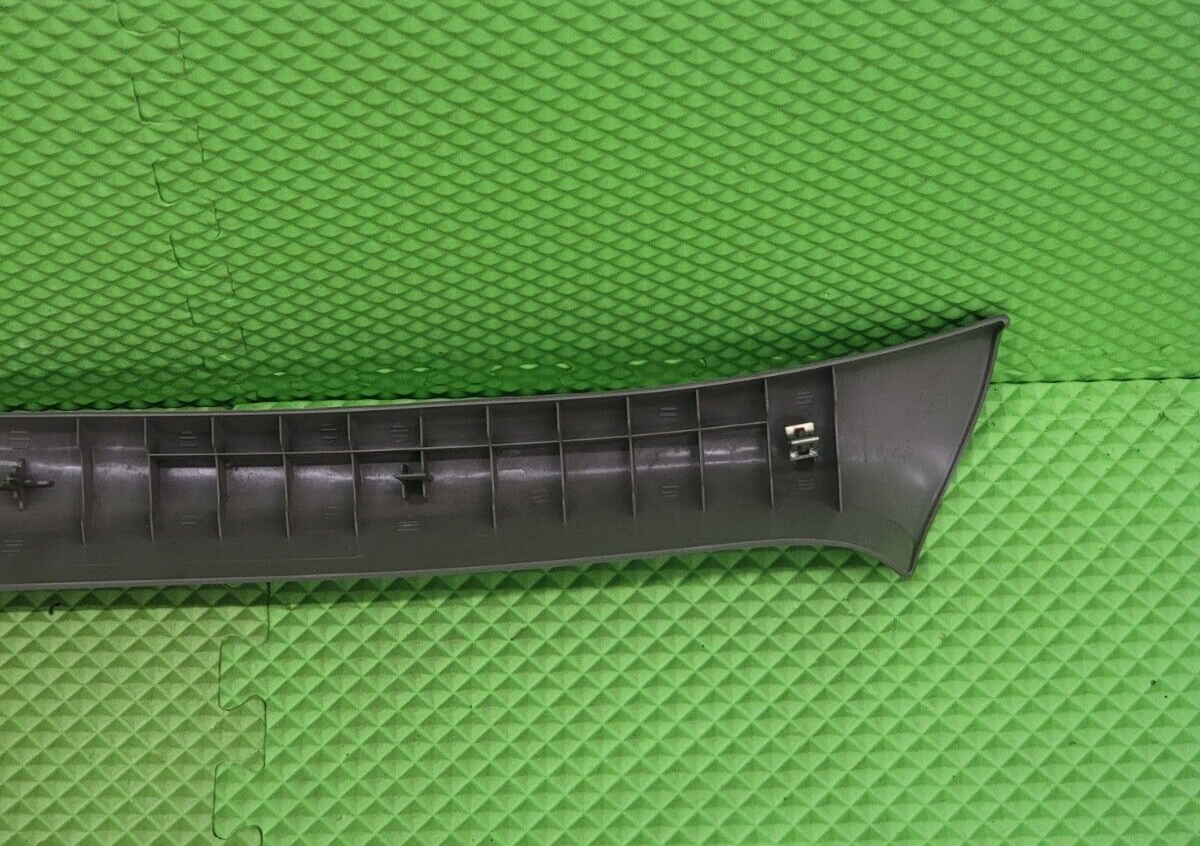 🔥02-09 CHEVY TRAILBLAZER PASSENGER PILLAR TRIM PANEL ASSEMBLY OEM DARK GRAY