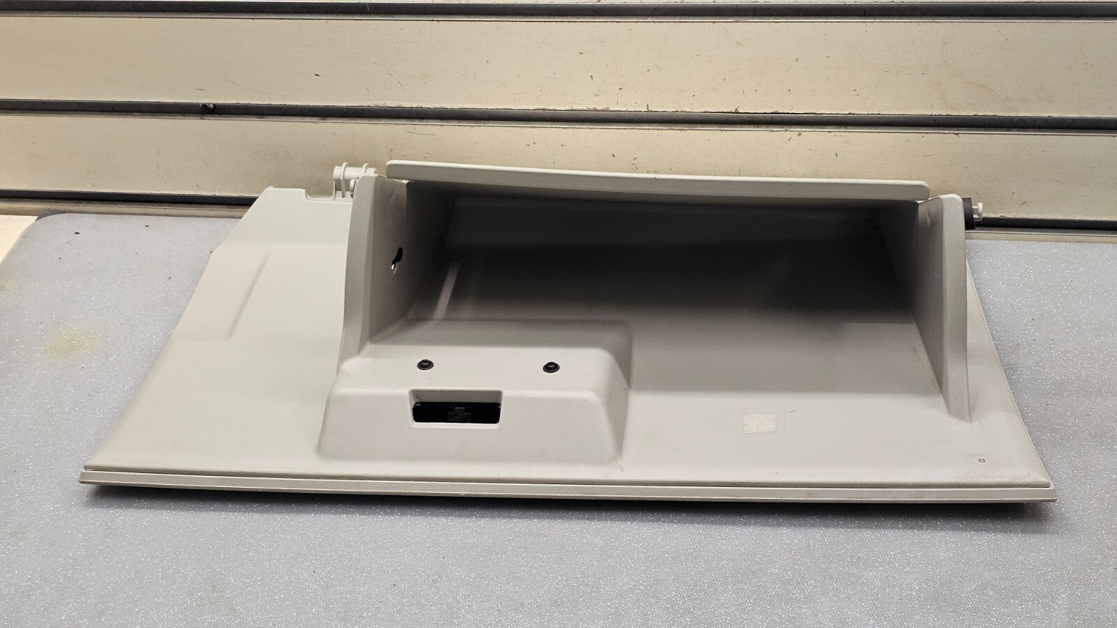 🔥11-18 GRAND CARAVAN TOWN COUNTRY DASH GLOVE BOX STORAGE COMPARTMEN LID LT TAN