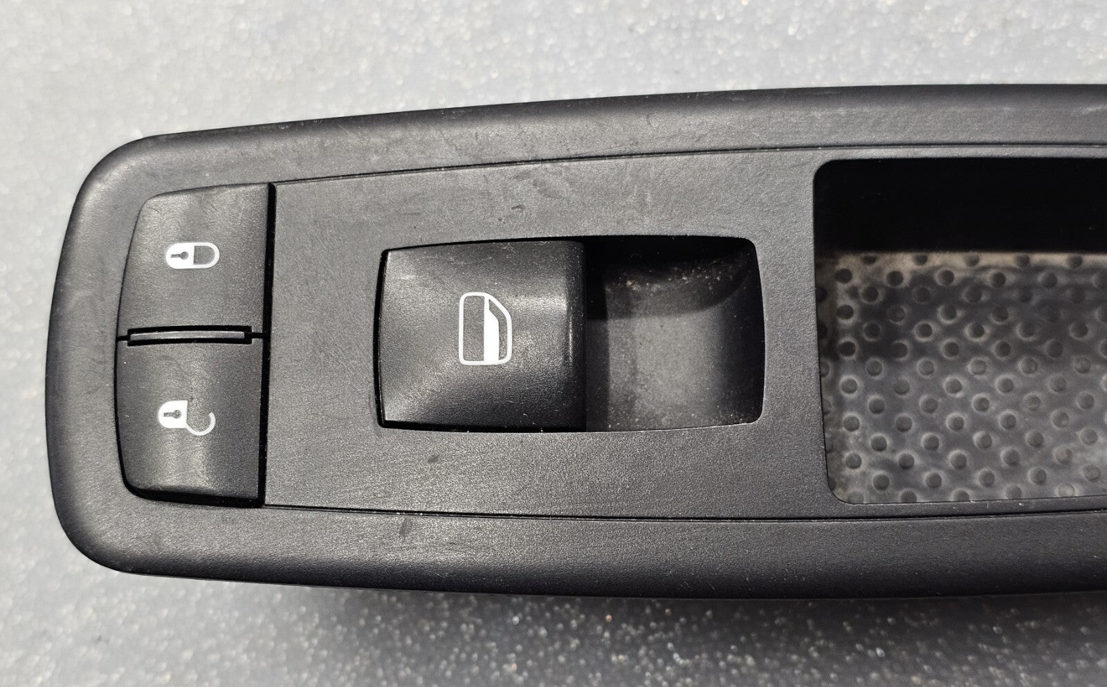 🔥13-15 Dodge Ram Right Passenger Power Door Window Switch Lock Assembly Black