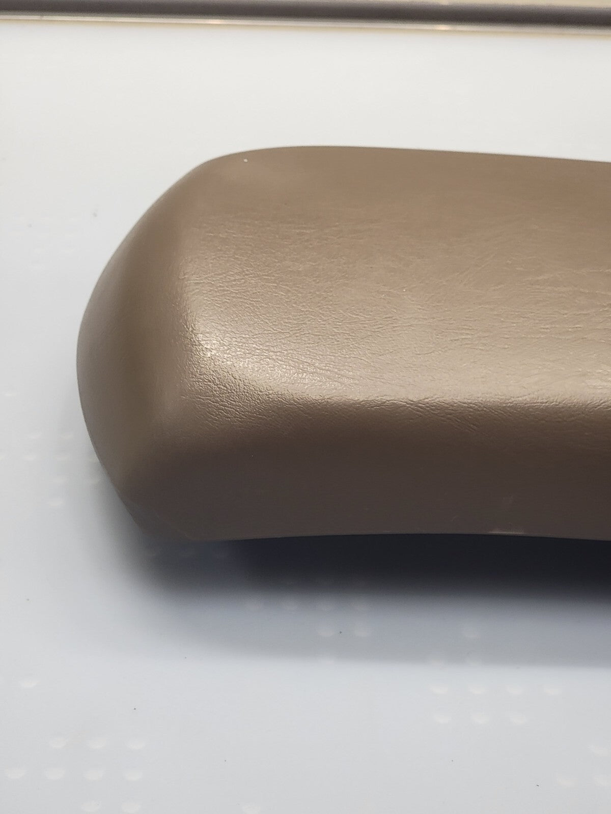 🔥04-07 Chevrolet Malibu Center Console Arm Rest Lid Door Cover OEM Pad TAN