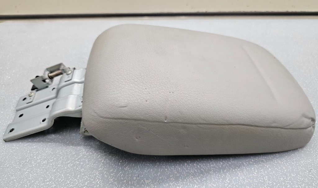 09-13 Subaru Forester Center Console Sliding Armrest Lid Assembly Light Gray OEM