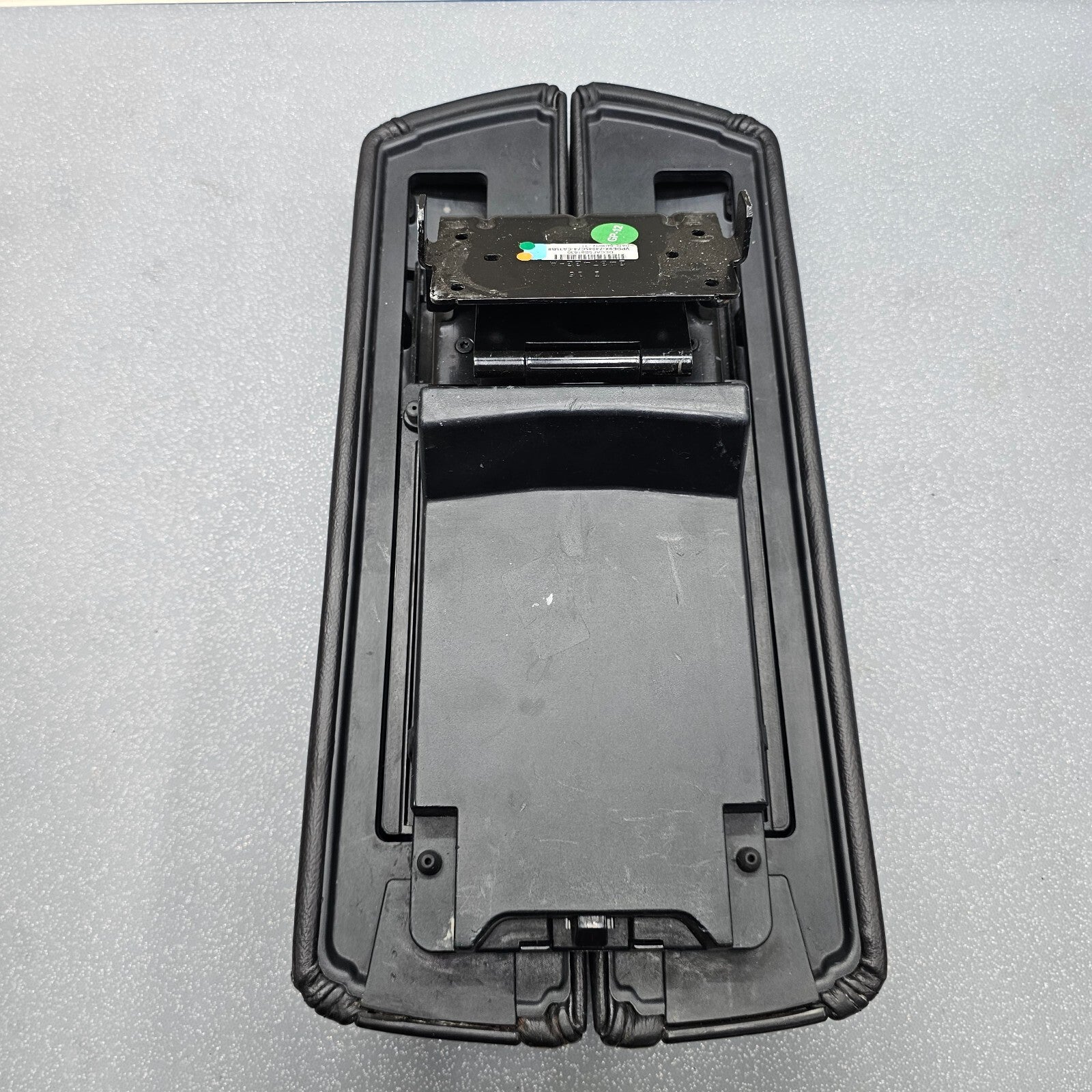 13-19 LINCOLN MKT Front Floor Console Arm Rest Lid Cover Top Pad Assembly Black