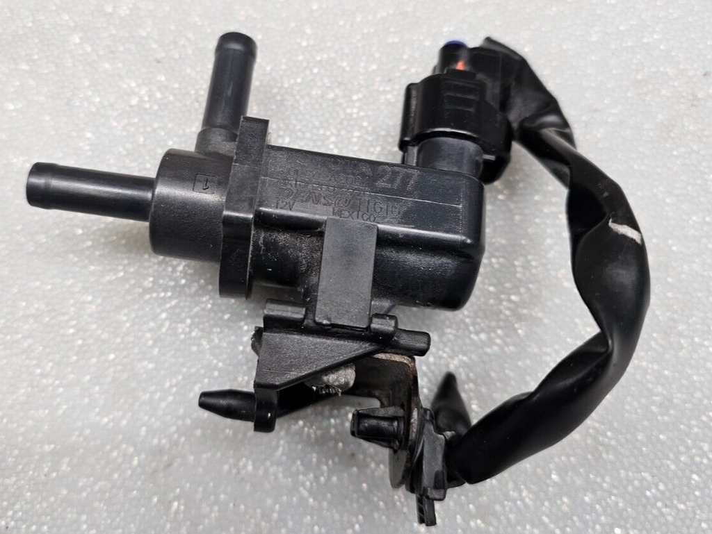 03-06  Toyota Corolla /Matrix Vacuum Switch Valve 90910-12255/TC