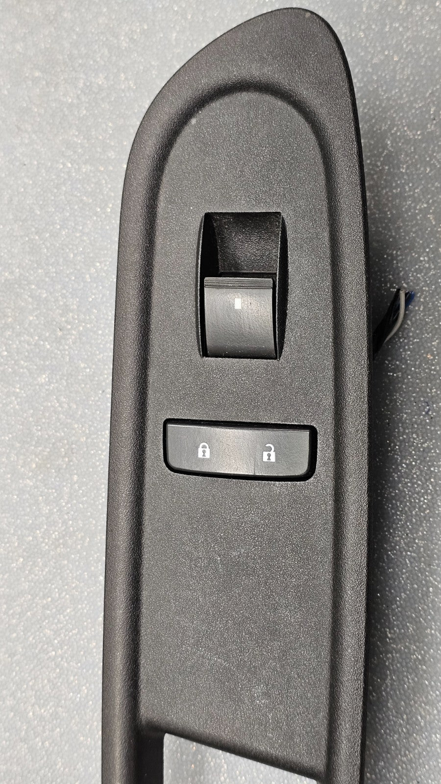 🔥09-12 Traverse Front Right Passenger Window Power Door Switch Bezel Black