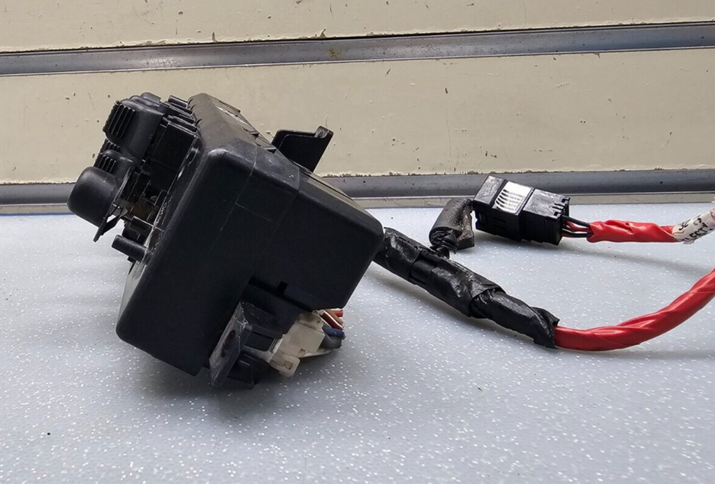 99-04 Jeep Grand Cherokee Driver Left Master Door Window Mirror Switch Assembly