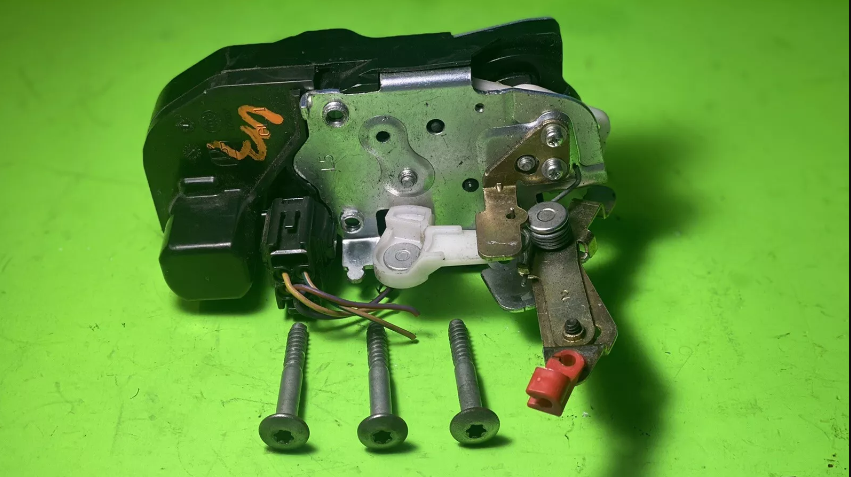 🔥03-07 Jeep Liberty Rear Lower Trunk Tailgate Lock Latch Actuator Assembly OEM