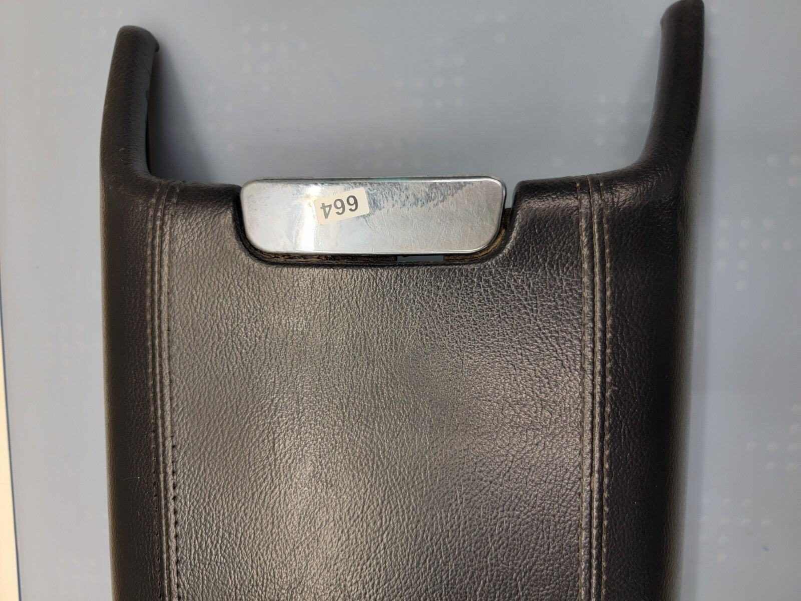 2003 - 2006 Lincoln Navigator Center Console Lid Armrest Dove Leather BLACK L18