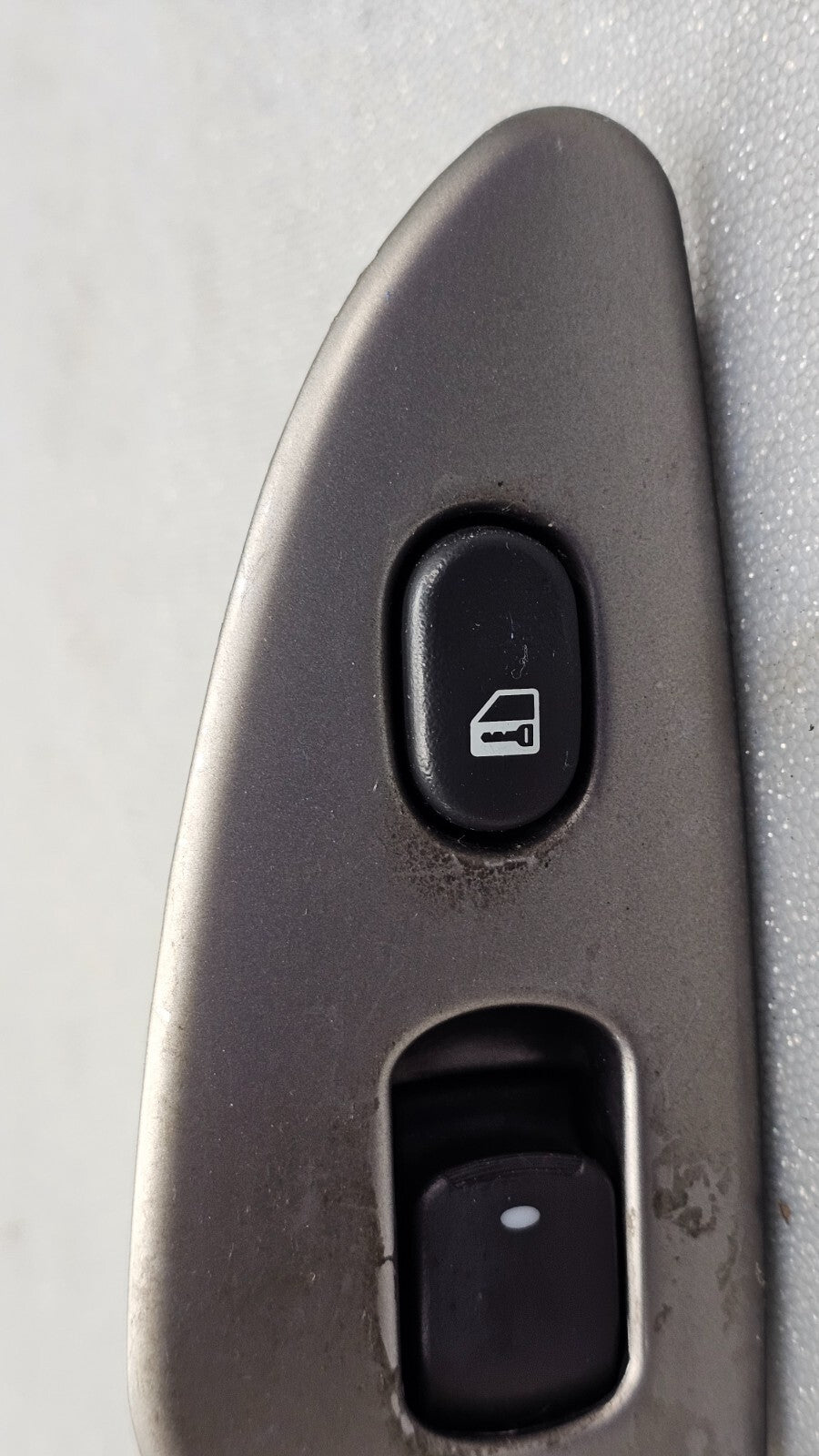 🔥04-07 Chevy Malibu Front Right Passenger Power Window Door Switch Lock Gray