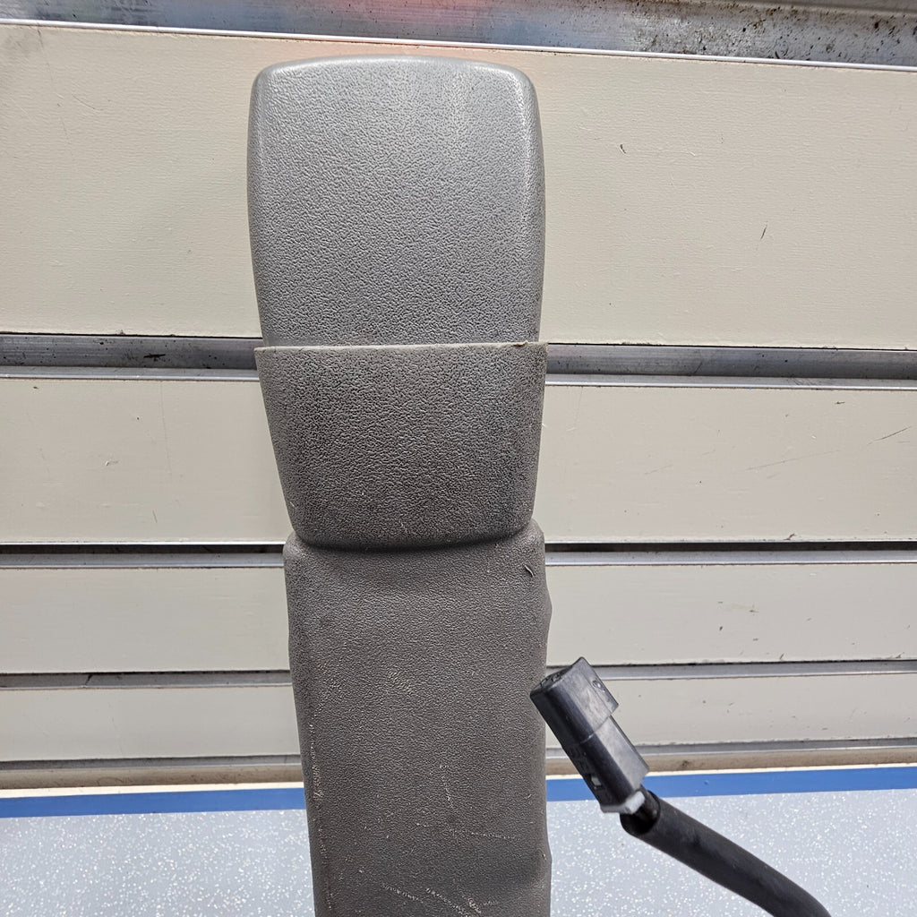 🔥01-07 Chevrolet Express GMC Savanna Seat Belt Buckle Front Right Passenger OEM