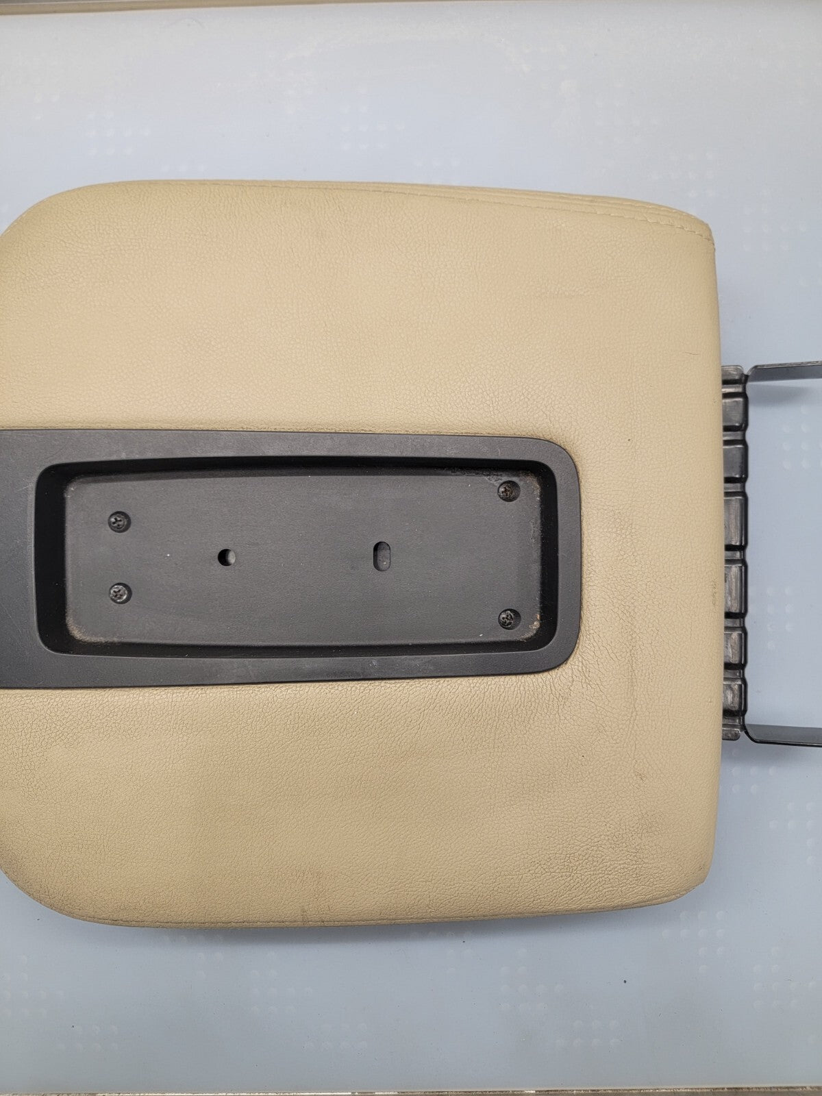 🔥07-13 Chevy Tahoe Suburban Leather Console Lid Armrest Cover LIGHT TAN JS5