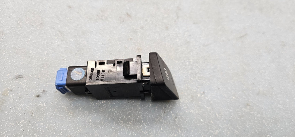 🔥05-06 Hyundai Tucson Rear Defrosted Defroster Heater Control Switch Button