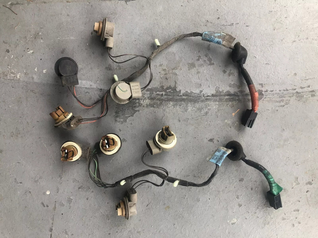 🔥99-04 Ford Mustang LH & RH Tail Light Wire Harness Set Pair OEM