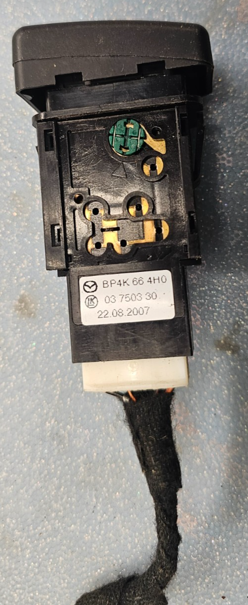🔥04-09 Mazda3 Mazda 3 Hazard Warning Switch Emergency Flasher Light Assembly