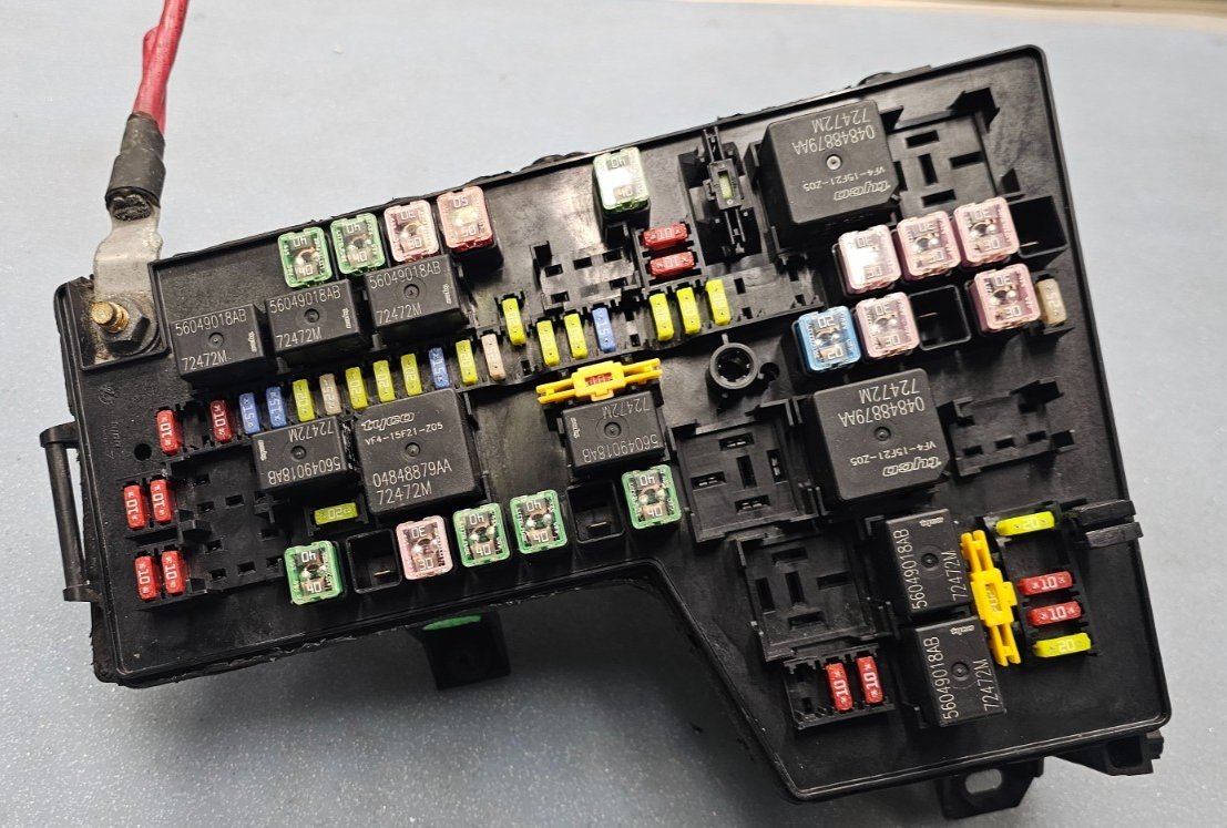 🔥05-07 Dodge Dakota Truck 4.7L 3.7L Fuse Box Fusebox Engine OEM