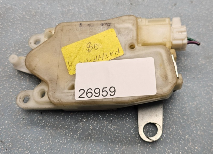 05-12 Nissan Pathfinder Armada Lid Door Window Glass Actuator Lock Assembly OEM