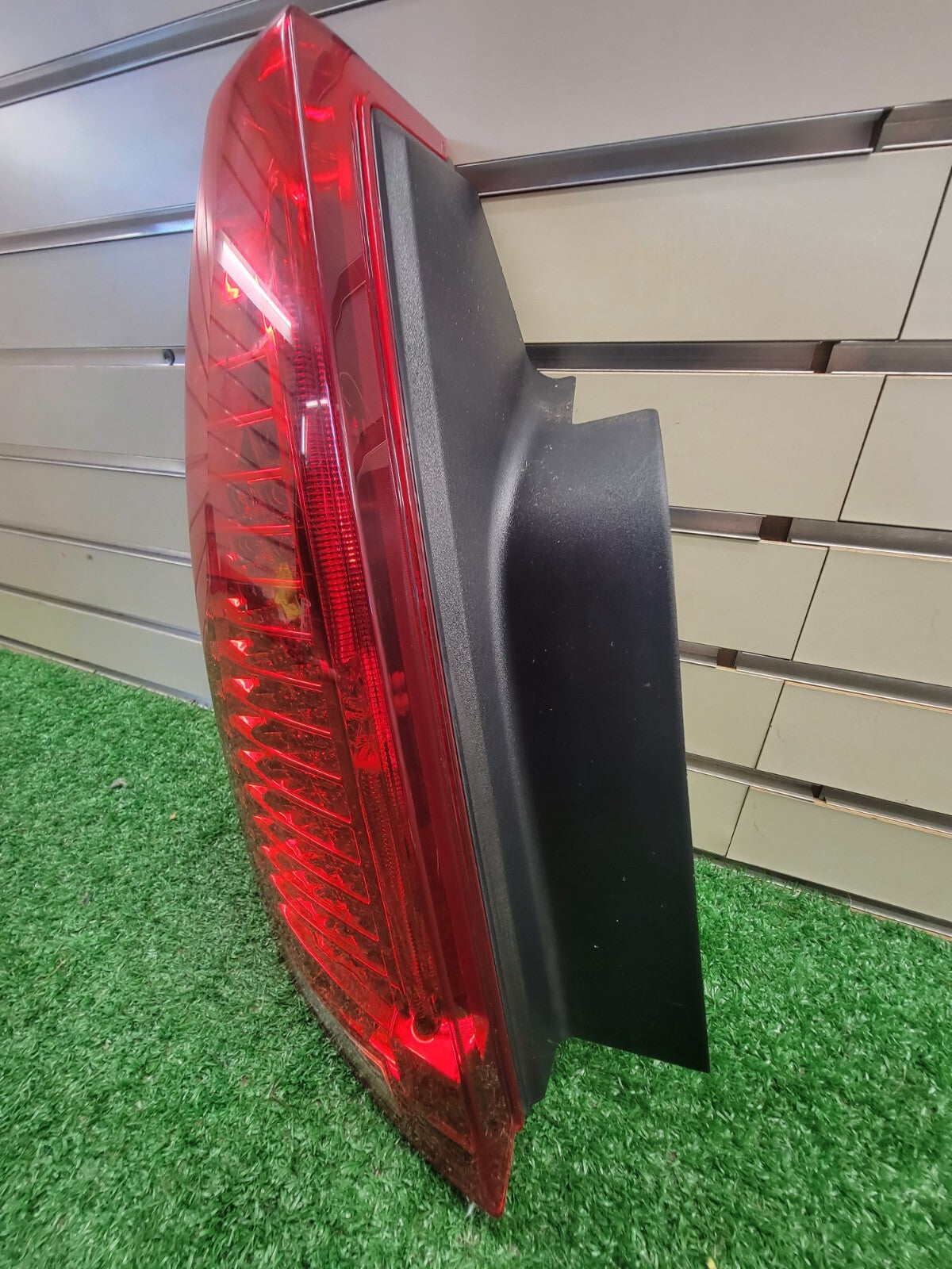 🔥2008-2013 Cadillac CTS Sedan Taillight Lamp Assembly left Driver Side Chrome