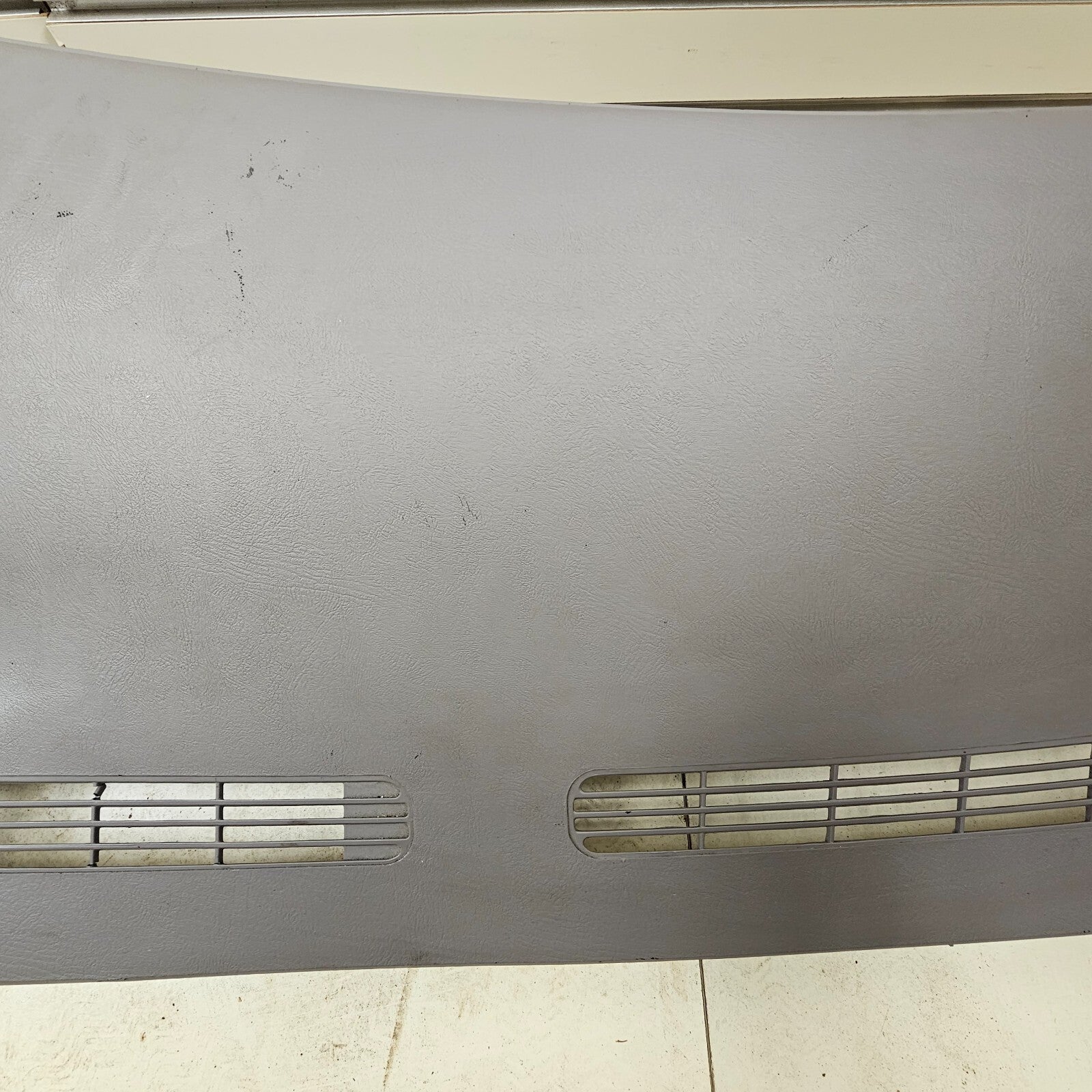99-06 SILVERADO SIERRA TAHOE Upper Dash Cap Cover Top Dashboard Pad LT Gray DP1