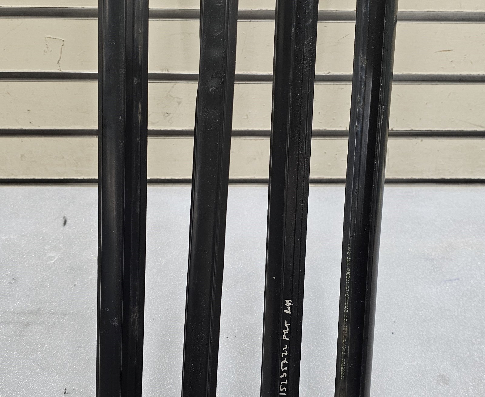 🔥03-07 SATURN ION 4-DOOR OUTSIDE WINDOW BELT TRIM MOLDINGS OEM GM