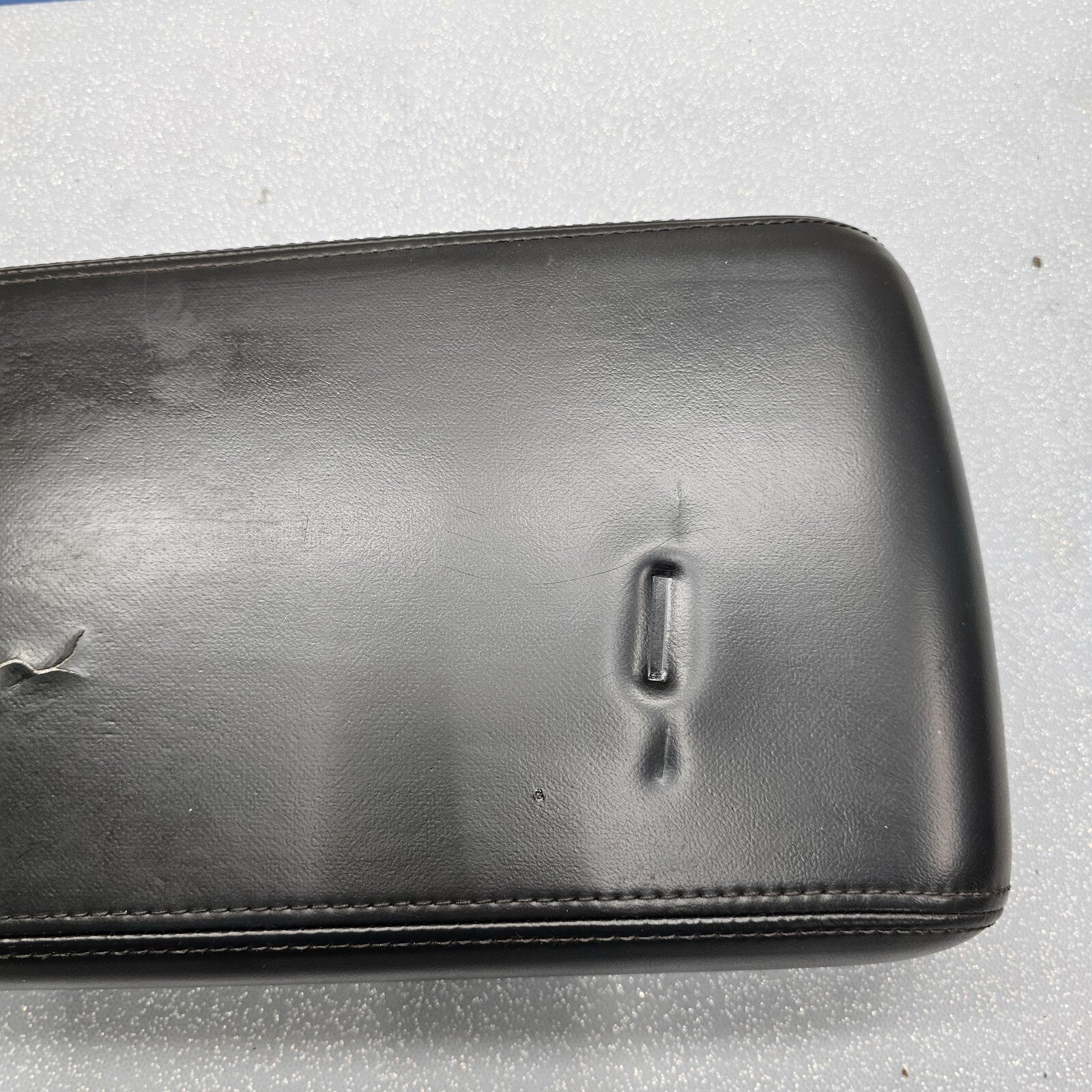 🔥08-10 Dodge Charger Center Console Arm Rest Lid Leather Assembly Cover BLACK