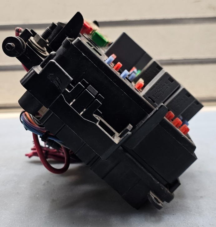 🔥06-07 Chevy Silverado Sierra Power Module Engine Unit Fuse Relay Box Junction