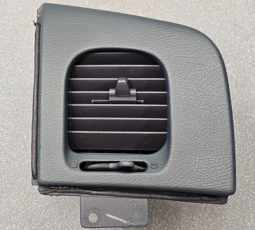98-11 Grand Marquis Crown Victoria Dash Right Passenger AC Heater Air Vent Blue